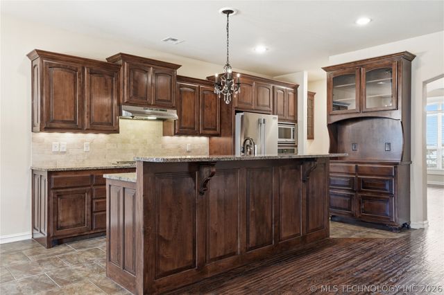 5758 E 143rd Street S, Bixby, OK 74008