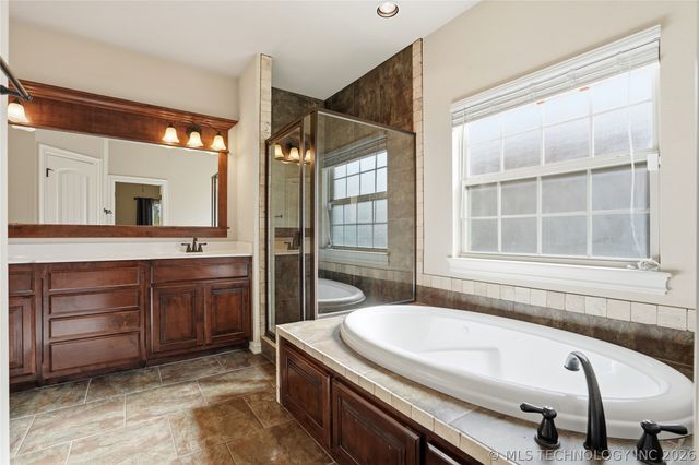5758 E 143rd Street S, Bixby, OK 74008