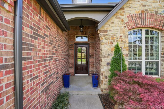 5758 E 143rd Street S, Bixby, OK 74008