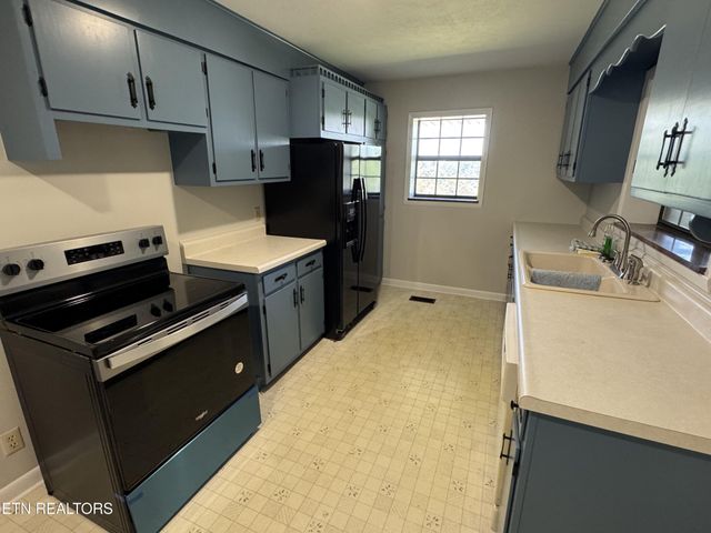 42434 N Highway 95, Lenoir City, TN 37772