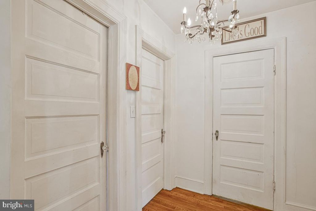 Image 15 of property listing at 3911 MADISON ST, Hyattsville, MD 20781