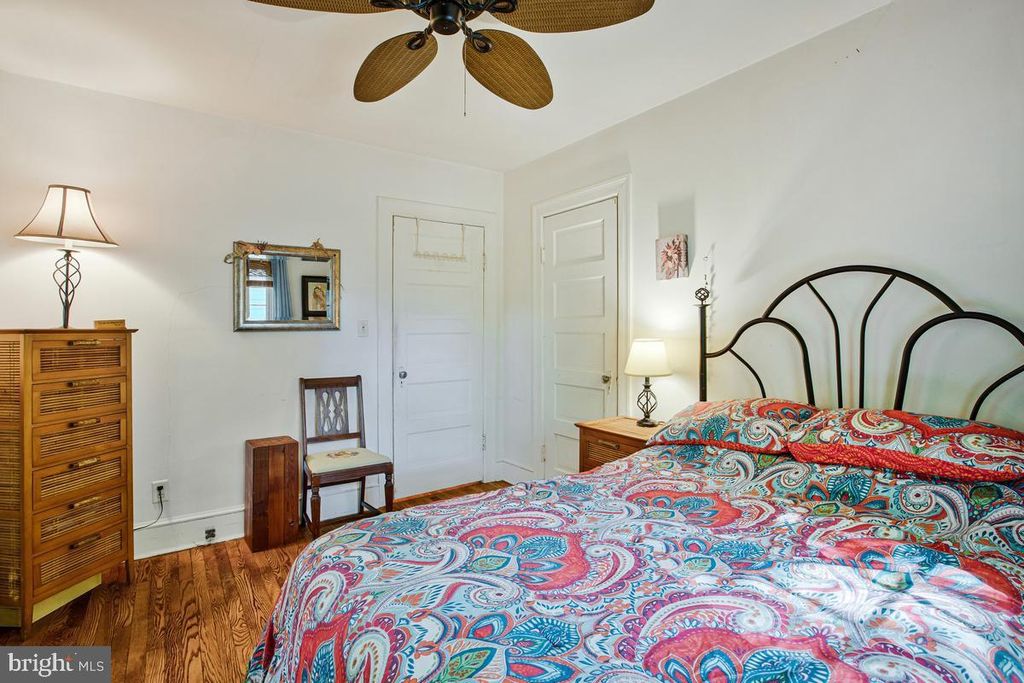 Image 18 of property listing at 3911 MADISON ST, Hyattsville, MD 20781