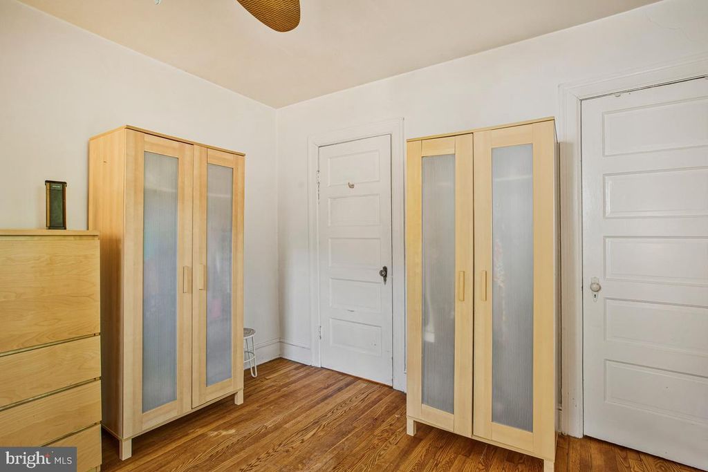 Image 23 of property listing at 3911 MADISON ST, Hyattsville, MD 20781