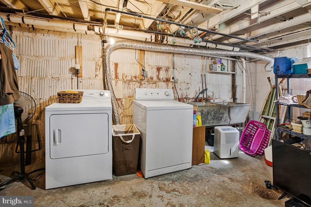 Image 26 of property listing at 3911 MADISON ST, Hyattsville, MD 20781