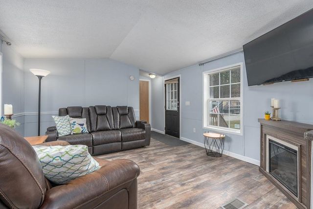 141 Estate Drive, Barrington, NH 03825