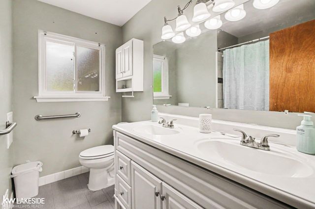 32654 Wareham Court, Warren, MI 48092