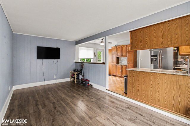 32654 Wareham Court, Warren, MI 48092