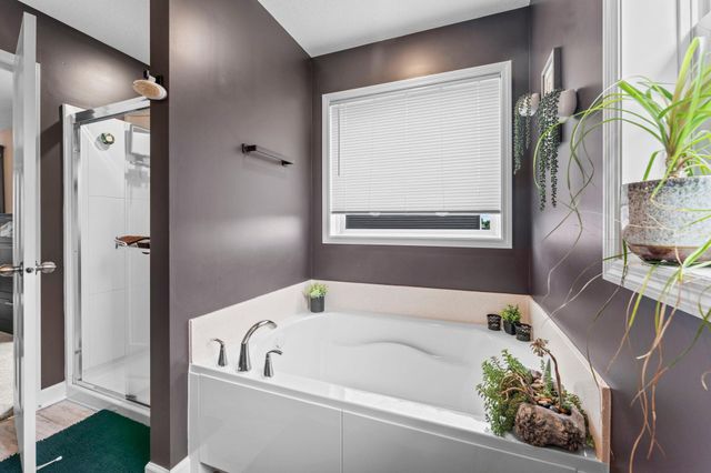 1420 Summit Court, Stillwater, MN 55082