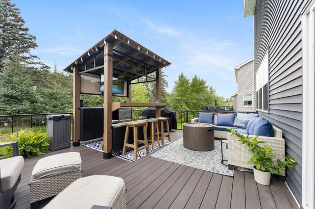 1420 Summit Court, Stillwater, MN 55082