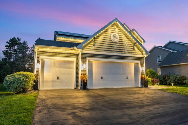 1420 Summit Court, Stillwater, MN 55082