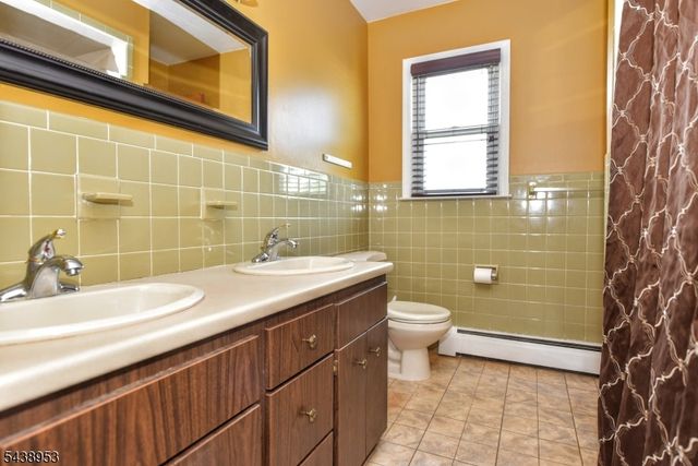 23 Harrison Ave, Saddle Brook Twp., NJ 07663
