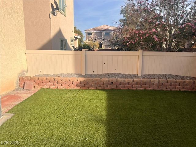 1755 Little Crow Avenue, Las Vegas, NV 89123