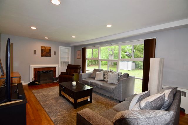 9 Wildwood Avenue, Claremont, NH 03743