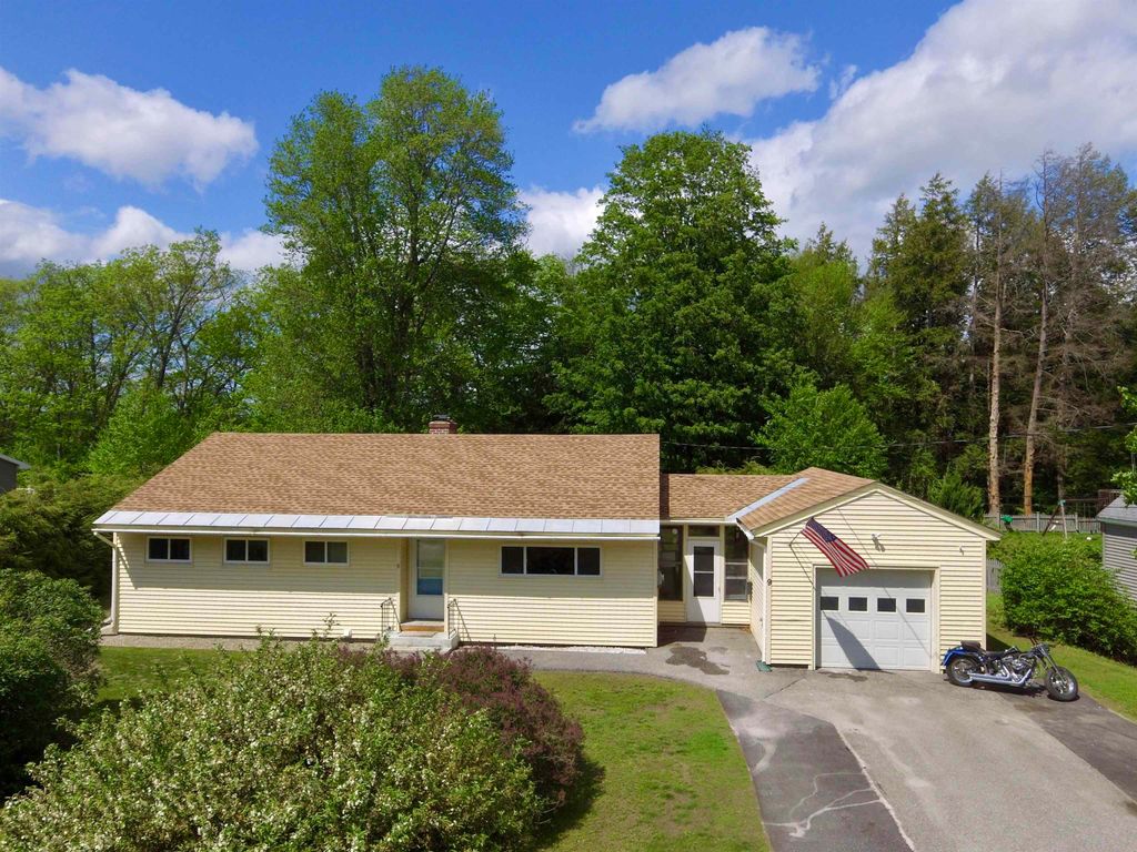 9 Wildwood Avenue, Claremont, NH 03743