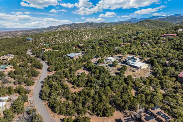 3300 El Paseo, Santa Fe, NM 87501