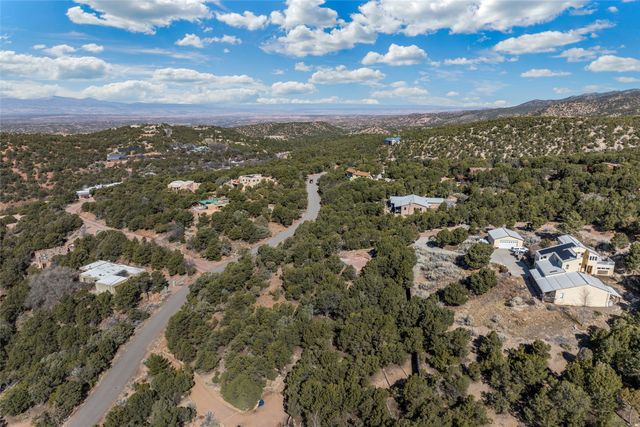 3300 El Paseo, Santa Fe, NM 87501