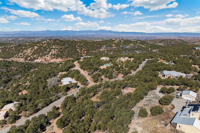 3300 El Paseo, Santa Fe, NM 87501