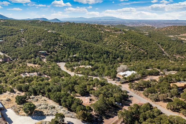 3300 El Paseo, Santa Fe, NM 87501