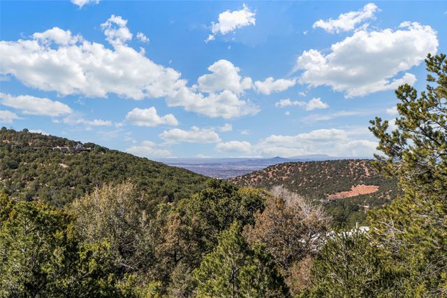 3300 El Paseo, Santa Fe, NM 87501