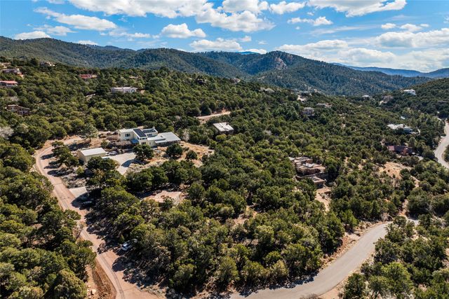 3300 El Paseo, Santa Fe, NM 87501