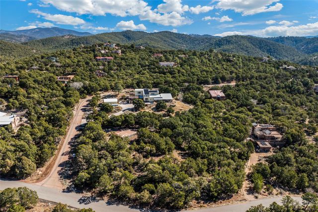 3300 El Paseo, Santa Fe, NM 87501