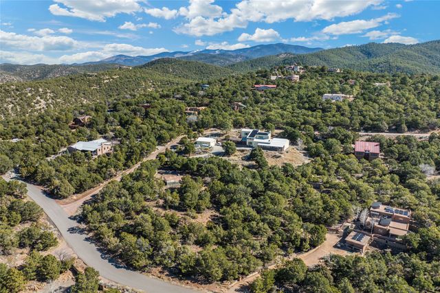 3300 El Paseo, Santa Fe, NM 87501