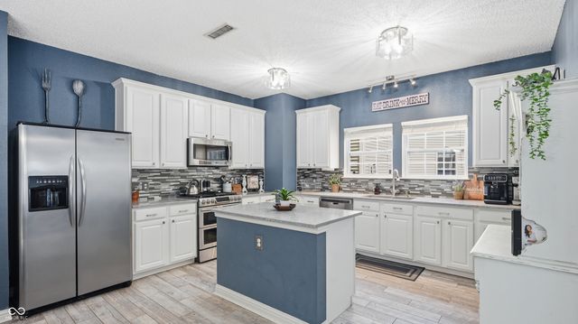 13387 Allegiance Drive, Fishers, IN 46037