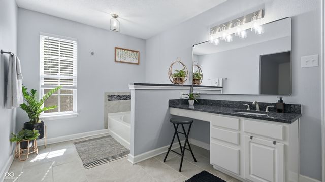13387 Allegiance Drive, Fishers, IN 46037