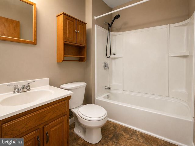 3 CAPE COURT, Manahawkin, NJ 08050