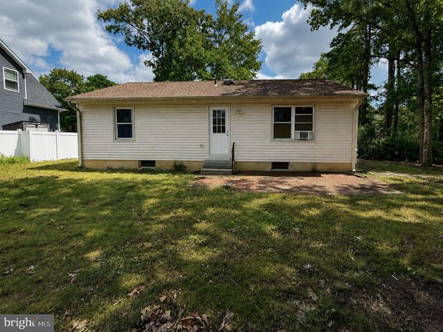 3 CAPE COURT, Manahawkin, NJ 08050