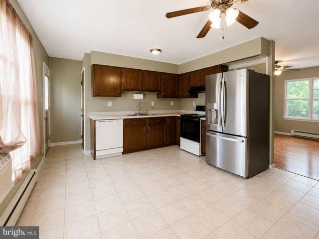 3 CAPE COURT, Manahawkin, NJ 08050
