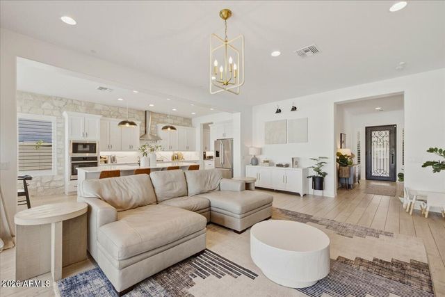 8146 E JUNE Street, Mesa, AZ 85207