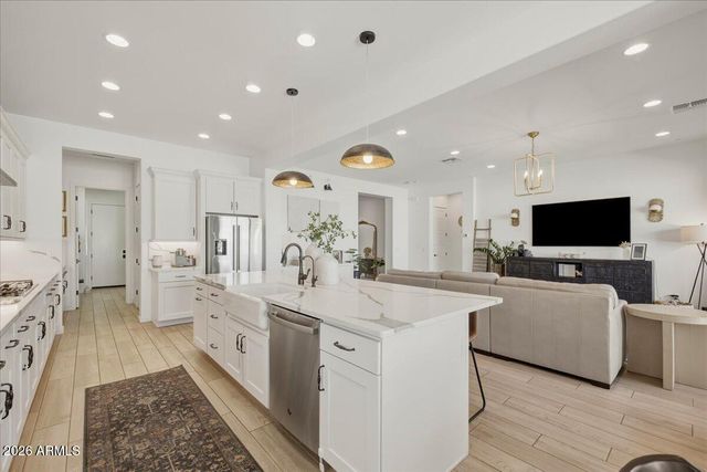 8146 E JUNE Street, Mesa, AZ 85207