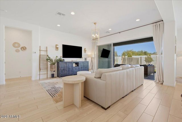 8146 E JUNE Street, Mesa, AZ 85207