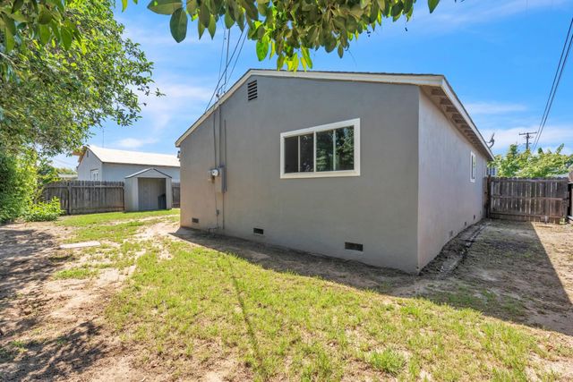 5849 67th St, Sacramento, CA 95824