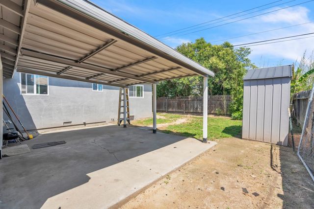 5849 67th St, Sacramento, CA 95824