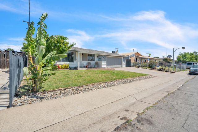 5849 67th St, Sacramento, CA 95824