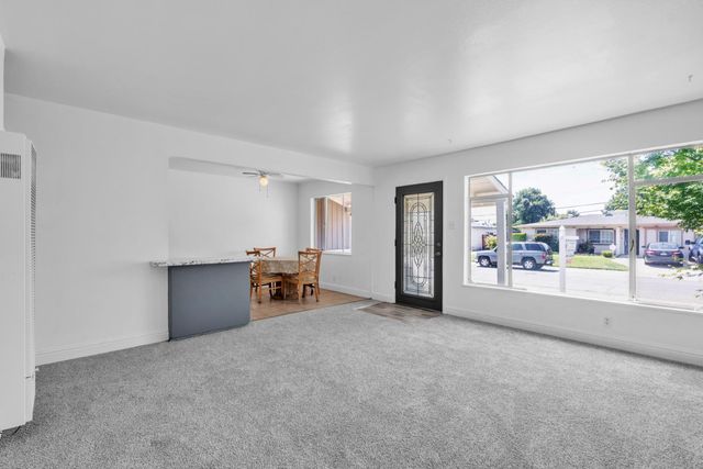 5849 67th St, Sacramento, CA 95824