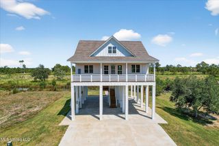5089 Atlantis Drive, Bay Saint Louis, MS 39520