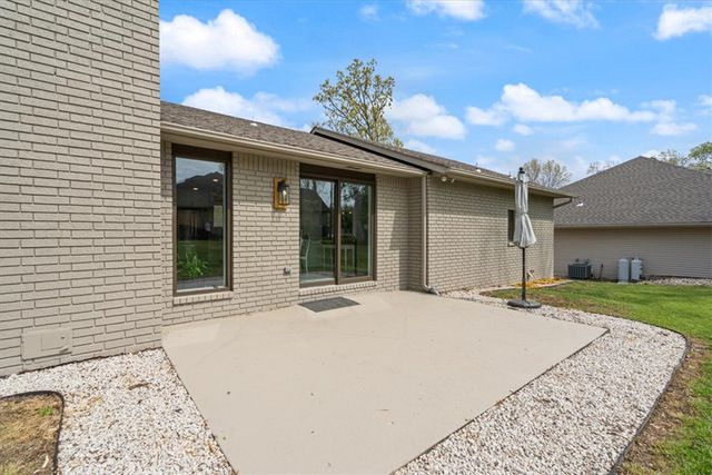 5 Rockhill Lane, Bella Vista, AR 72715