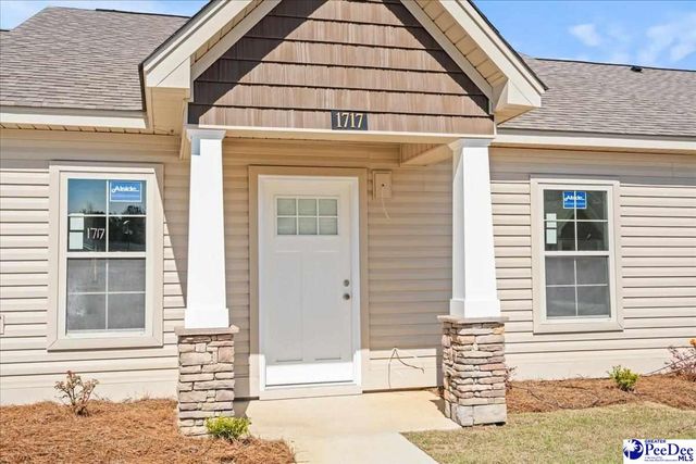 1717 Tuxedo Junction, Effingham, SC 29541