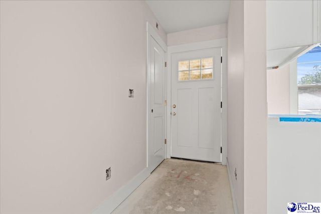 1717 Tuxedo Junction, Effingham, SC 29541