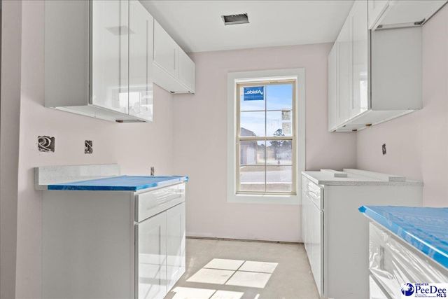 1717 Tuxedo Junction, Effingham, SC 29541