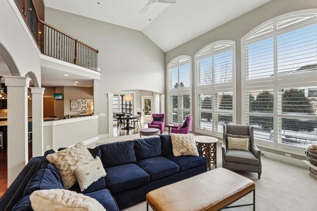 805 Blue Aster Trail, Middleton, WI 53562