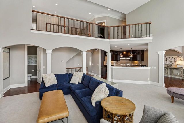 805 Blue Aster Trail, Middleton, WI 53562