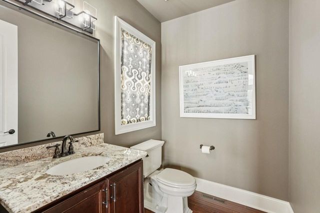 805 Blue Aster Trail, Middleton, WI 53562