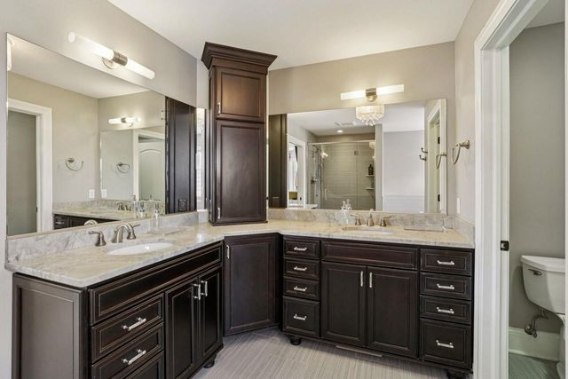 805 Blue Aster Trail, Middleton, WI 53562