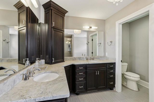 805 Blue Aster Trail, Middleton, WI 53562