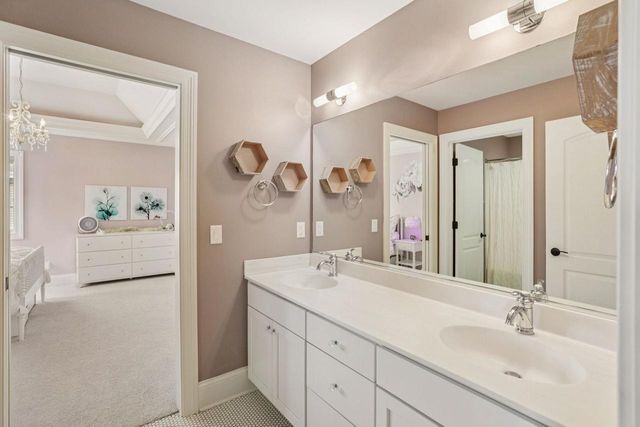 805 Blue Aster Trail, Middleton, WI 53562