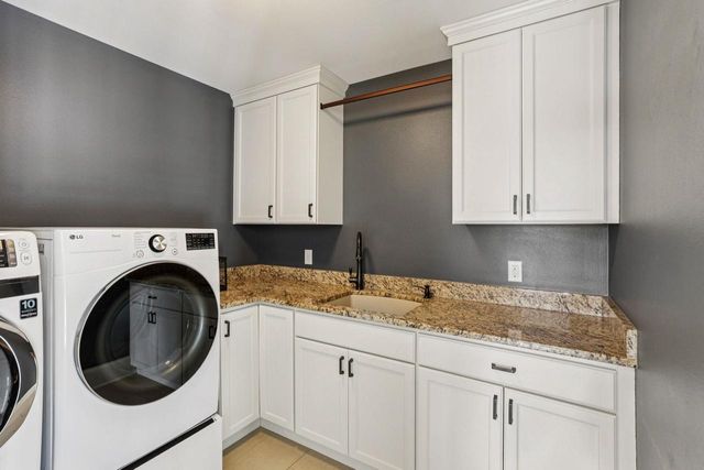 805 Blue Aster Trail, Middleton, WI 53562